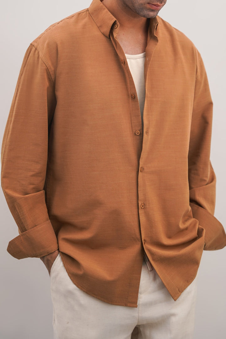 CLASSIC BUTTON DOWN SHIRT