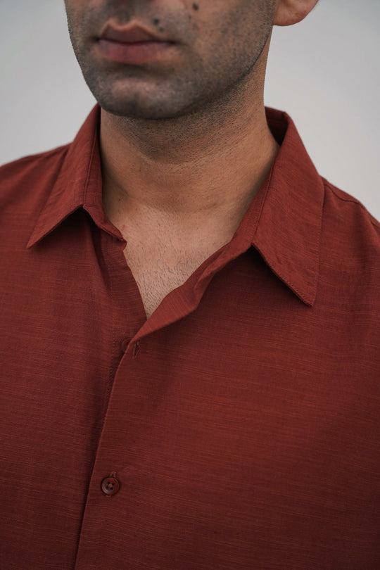 CLASSIC BUTTON DOWN SHIRT