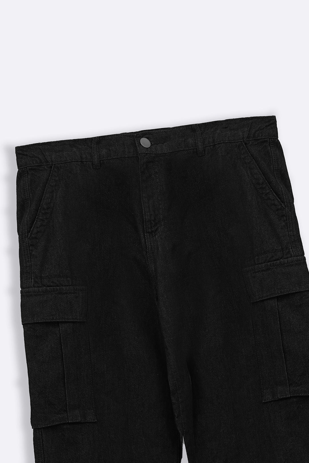 BLACK RELAXED CARGO JEANS
