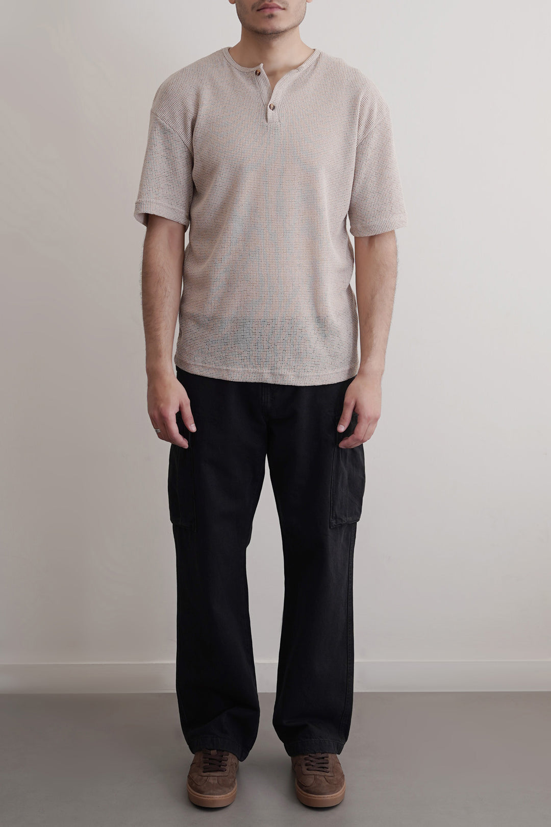 BLACK RELAXED CARGO JEANS