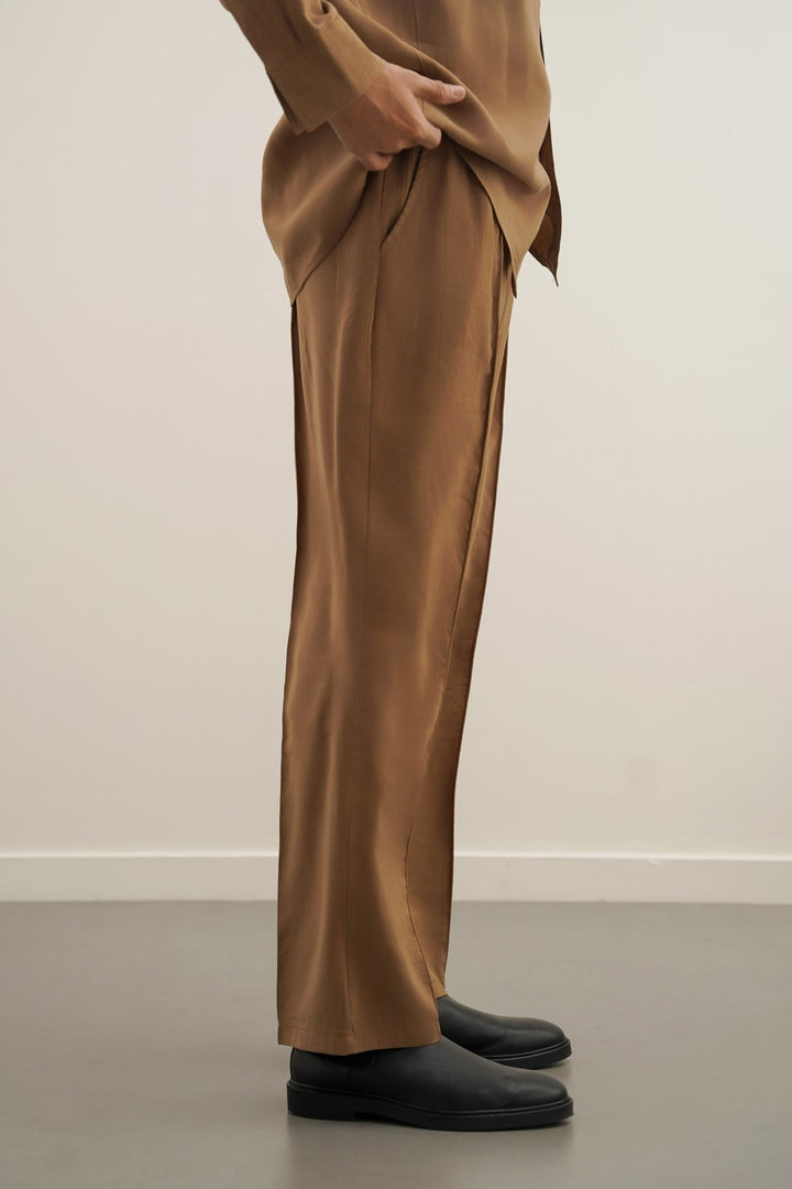 BROWN STONEWASH PLEATED TROUSERS