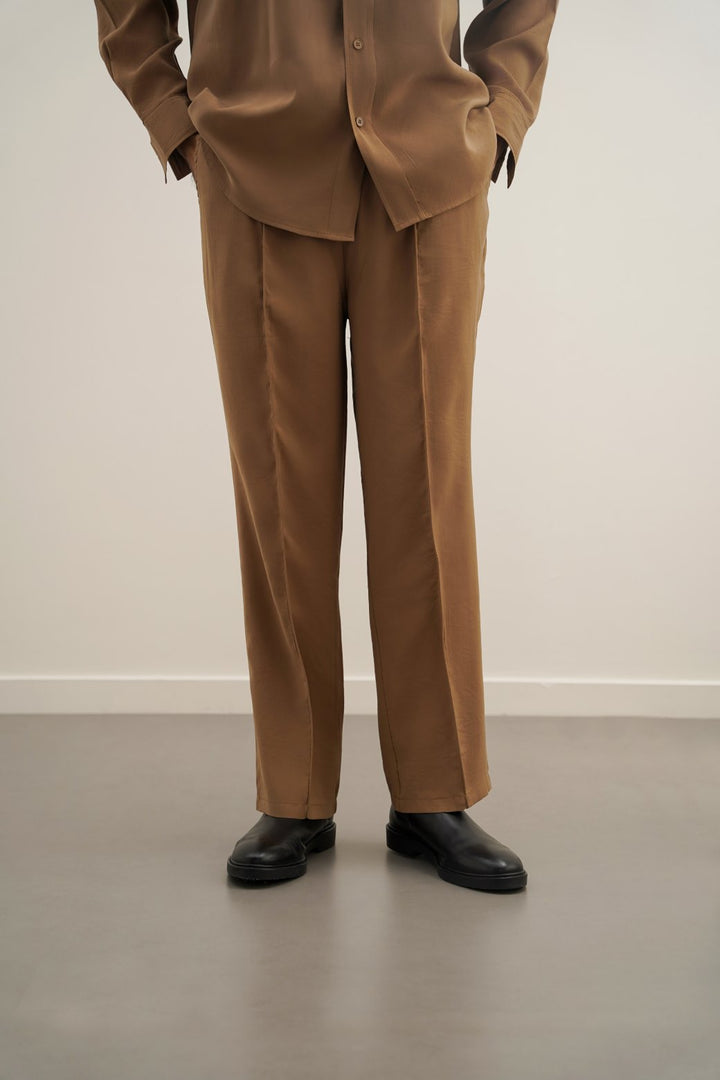 BROWN STONEWASH PLEATED TROUSERS