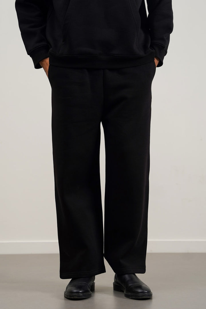 BLACK STRAIGHT PANTS WITH DRAWSTRING