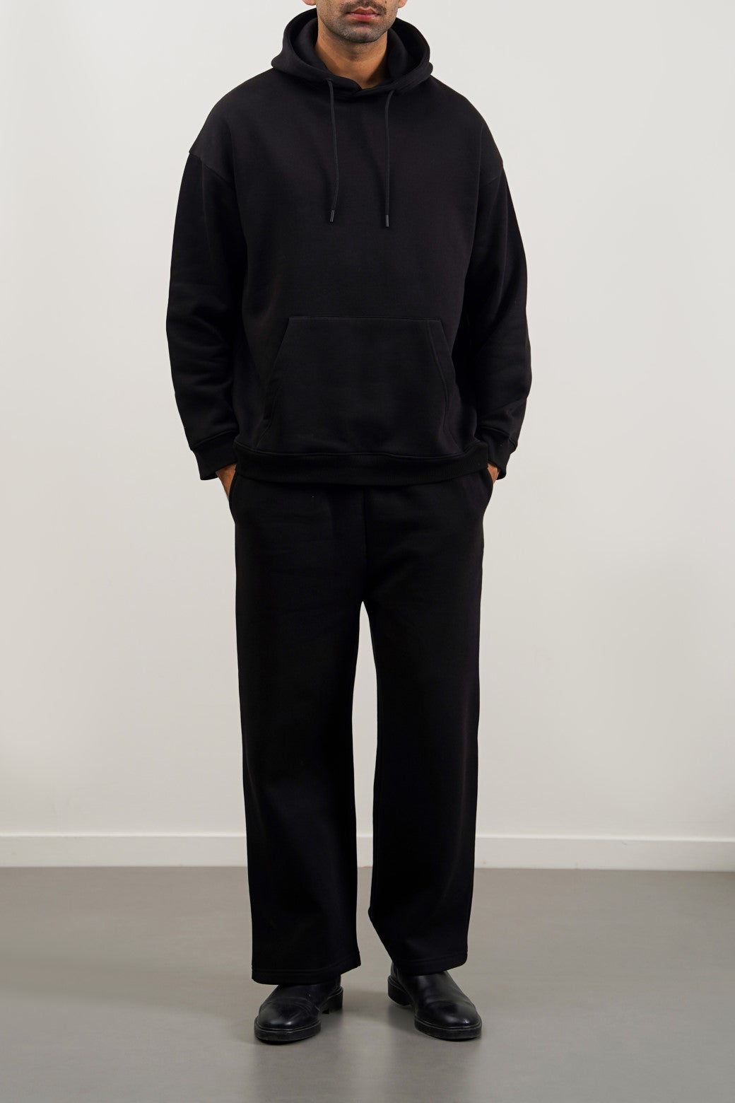 STRAIGHT TROUSERS ブラック Belted Cargo Pants (24-07078-001-BLACK)