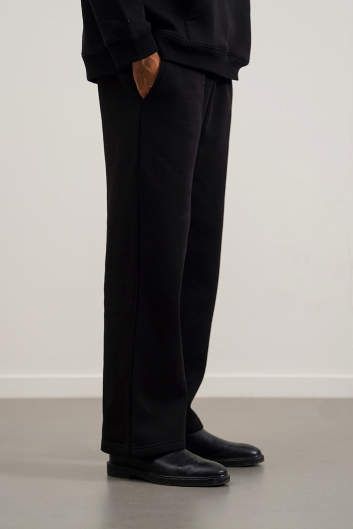 BLACK STRAIGHT PANTS WITH DRAWSTRING