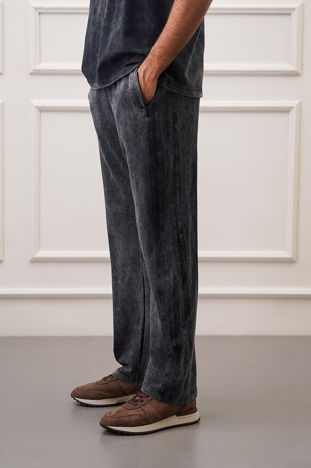 BLACK SIDE STRIPED WASHED TROUSERS