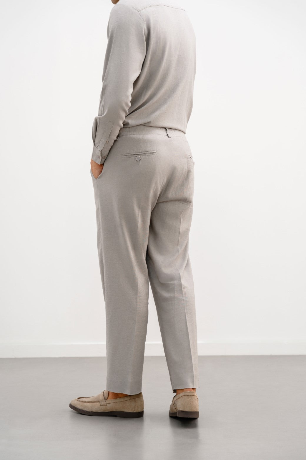 GREY LINEN PLEATED TROUSERS