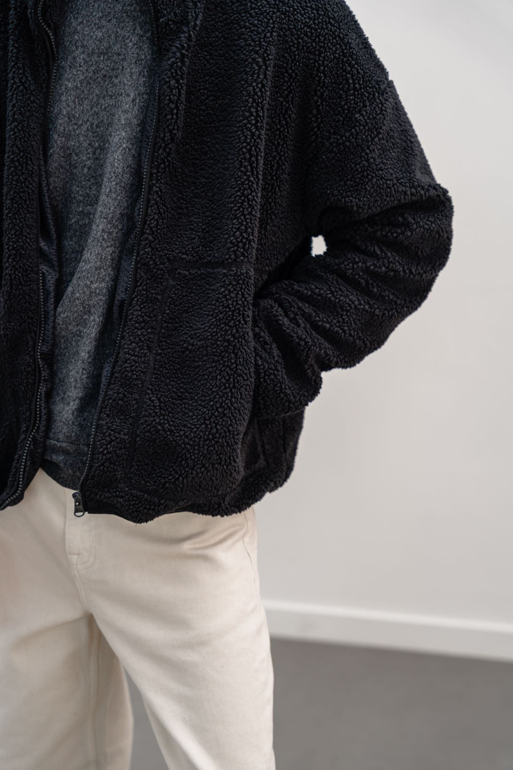 BLACK SHERPA PULLOVER