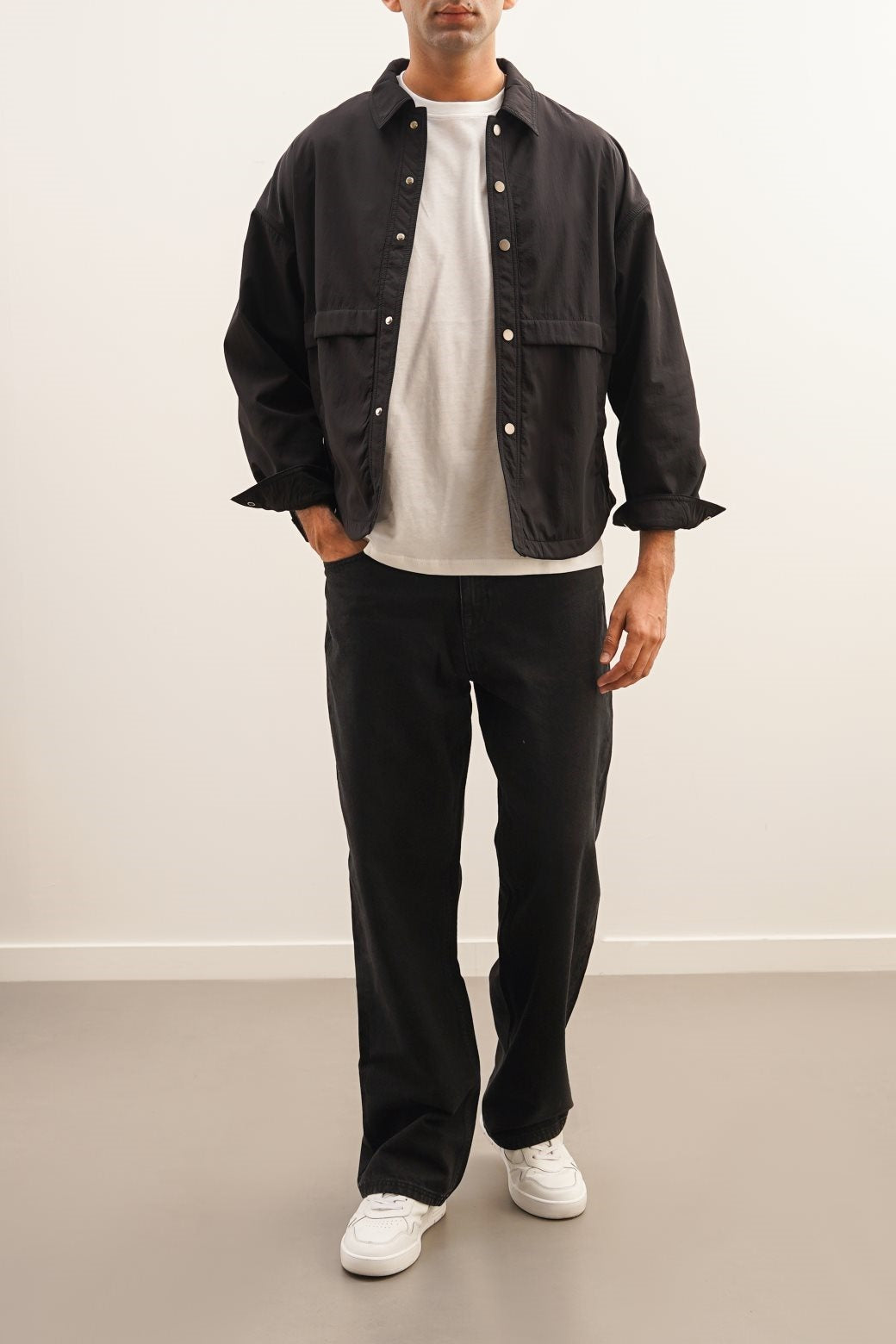 BLACK PARACHUTE OVERSHIRT