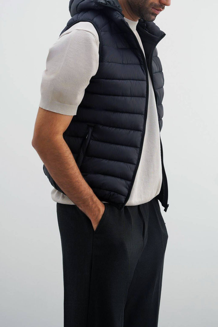 BLACK HOODED GILET