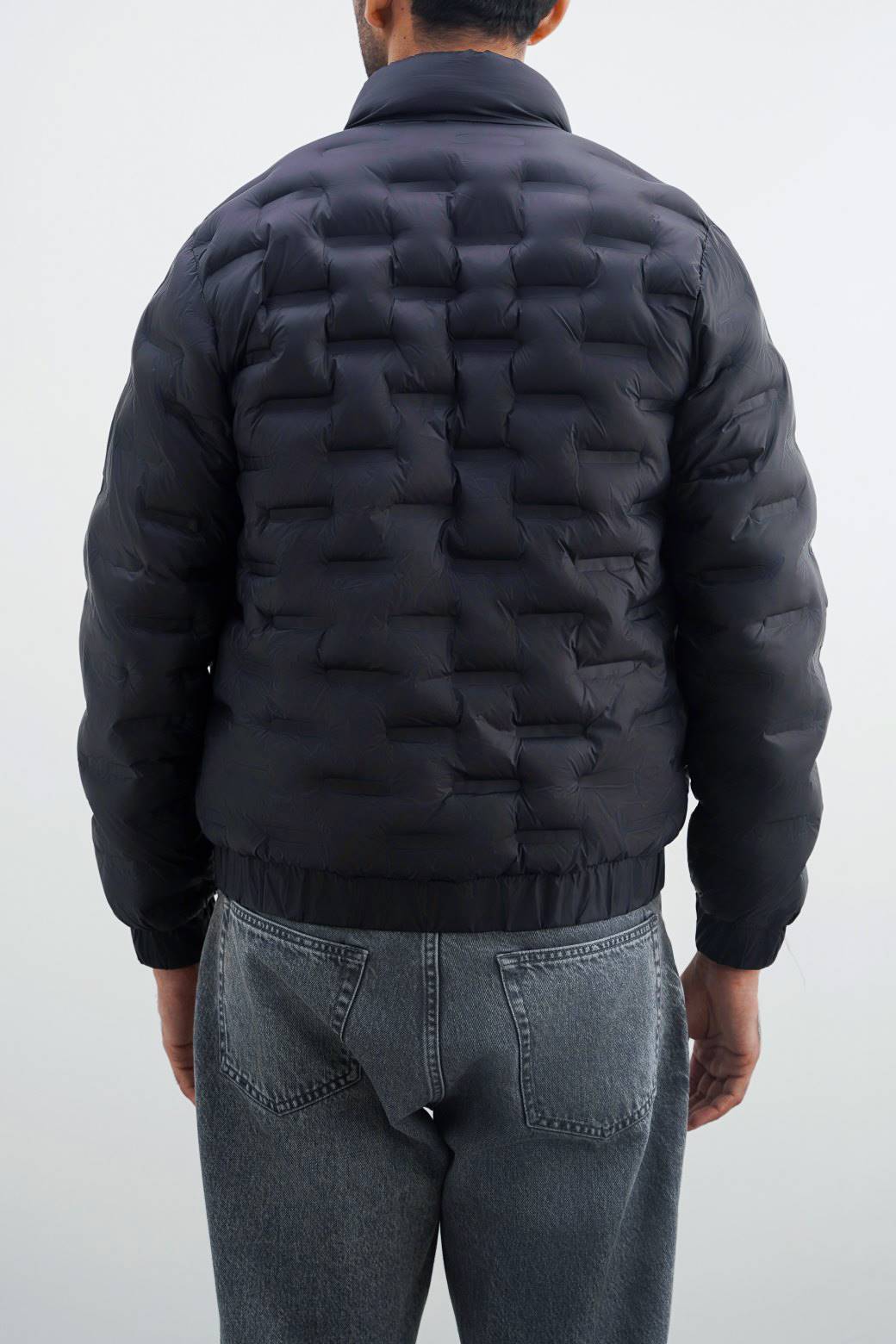 BLACK MATTE PATTERNED PUFFER