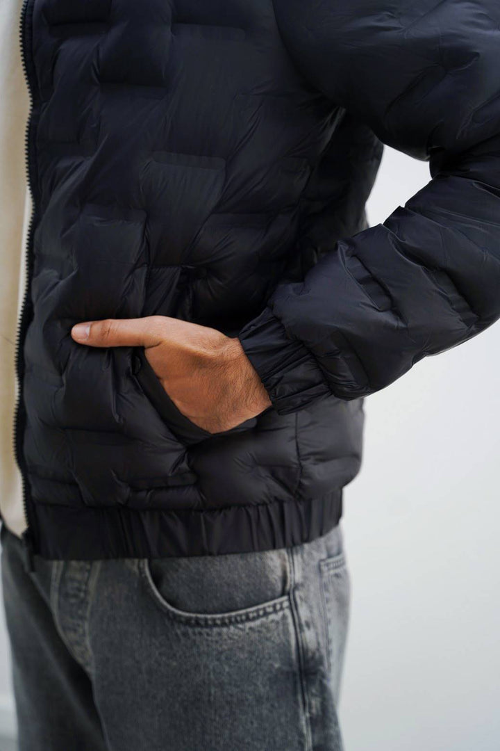 BLACK MATTE PATTERNED PUFFER