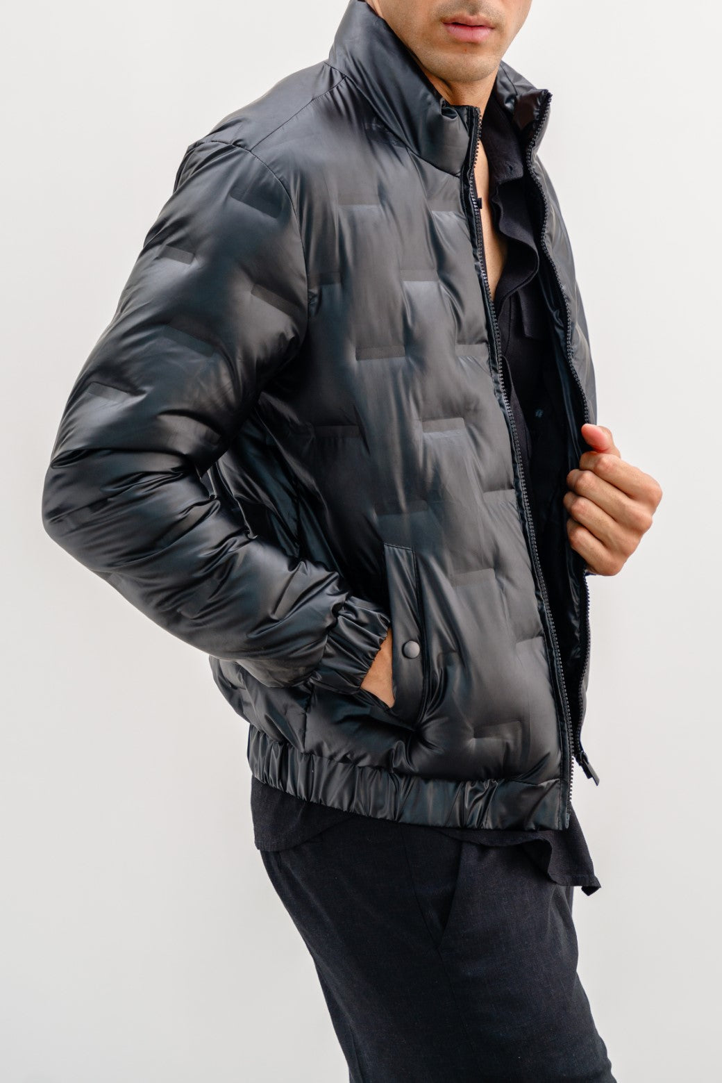 BLACK PATTERNED PUFFER