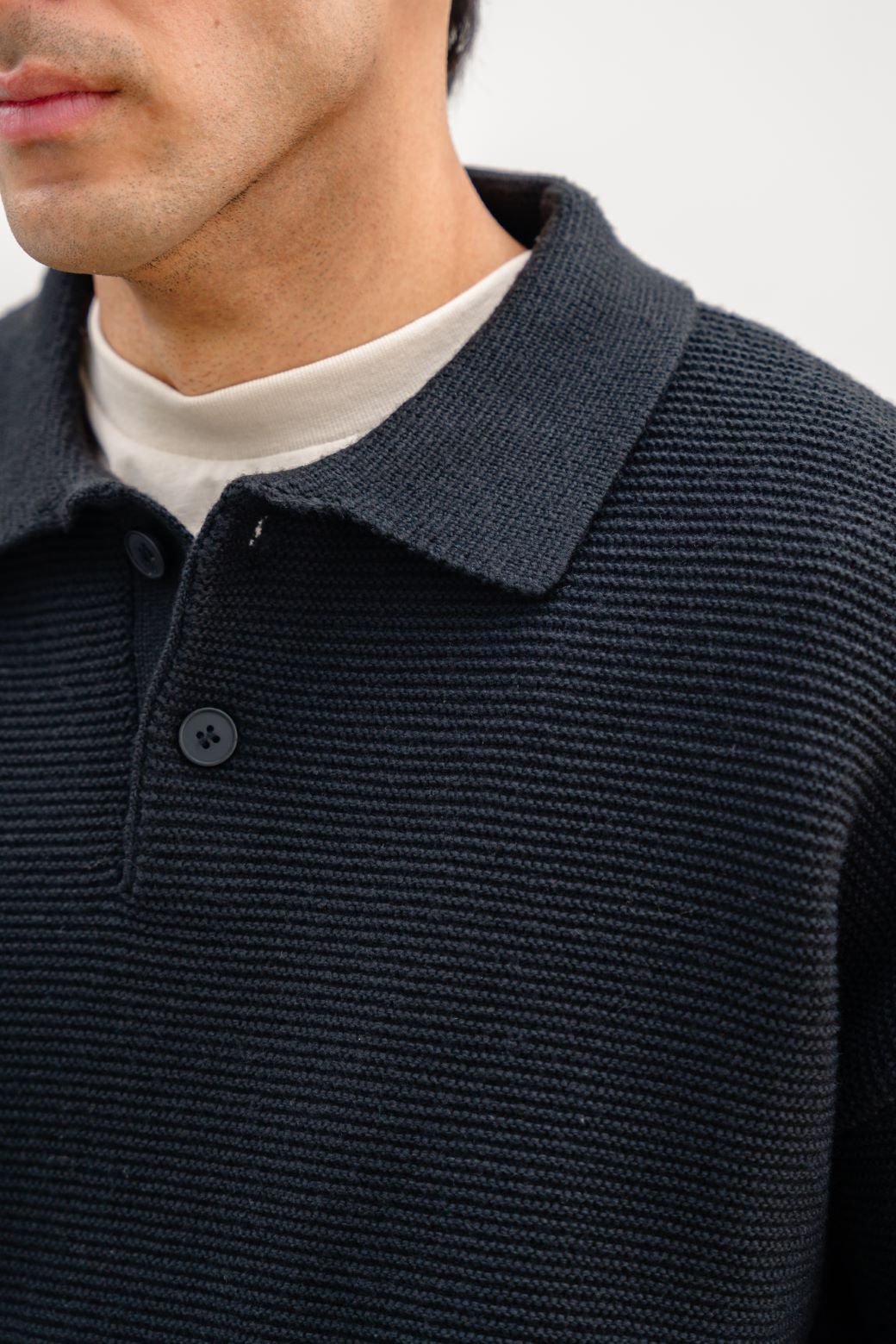 BLACK SOFT POLO SWEATER