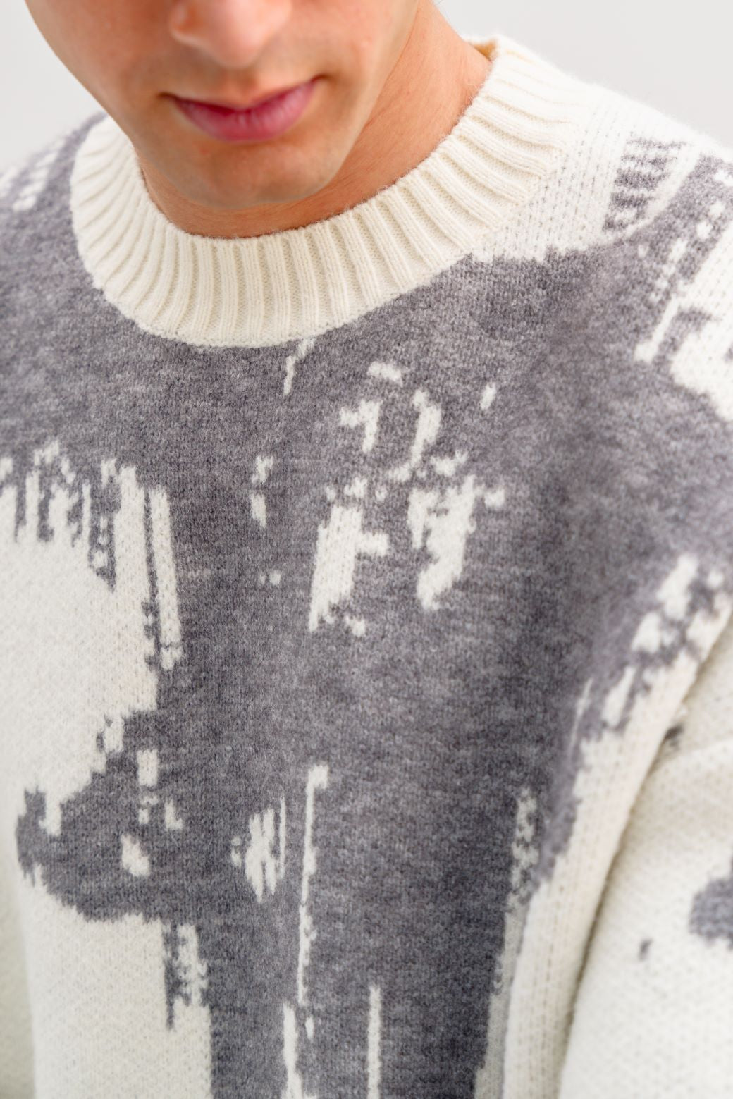 CREAM ABSTRACT PRINTED SWEATER