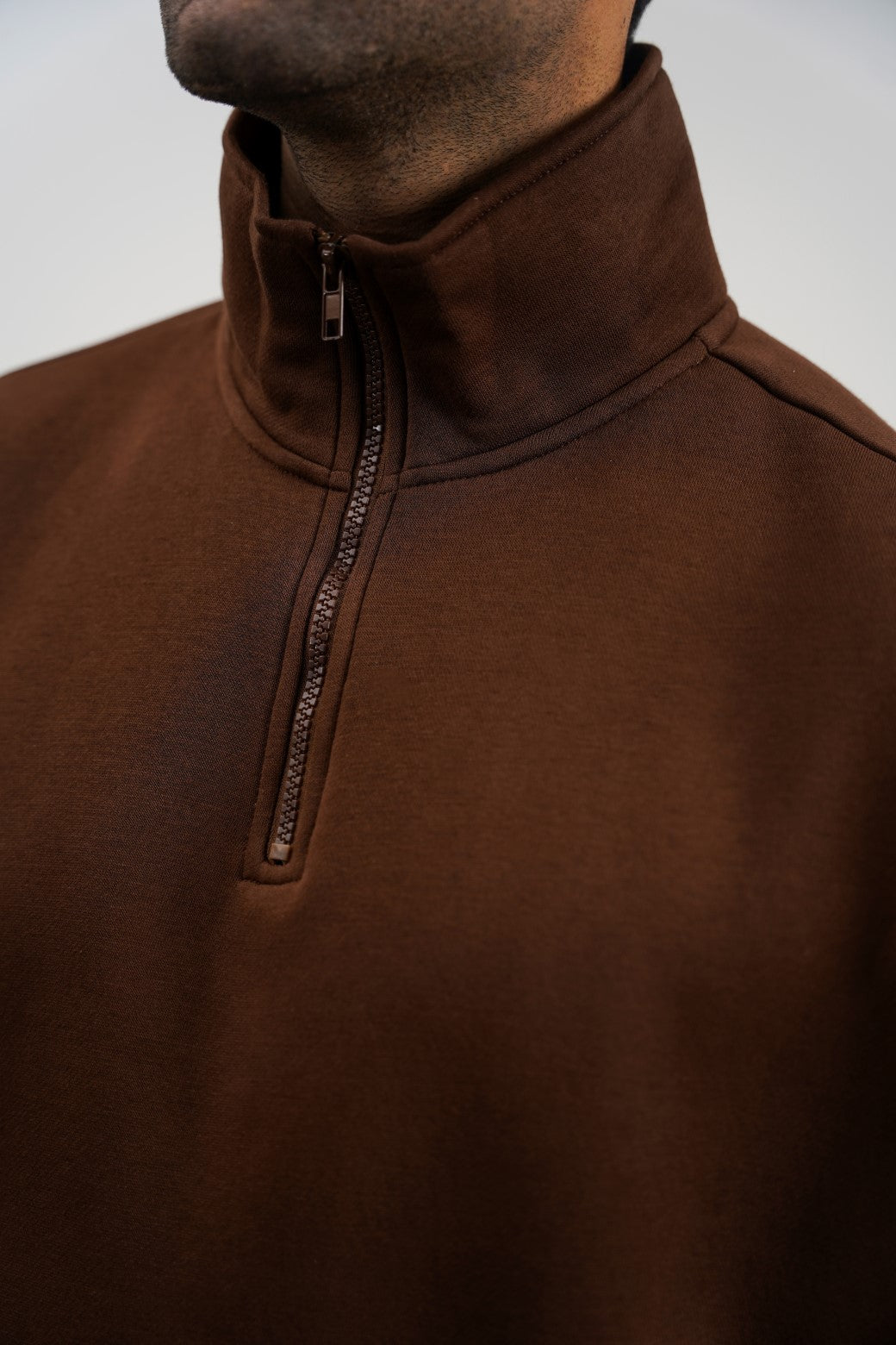 BROWN QUARTER ZIP SWEATSHIRT