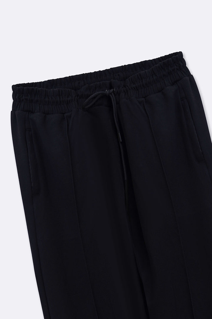 STRAIGHT KNITTED PANTS