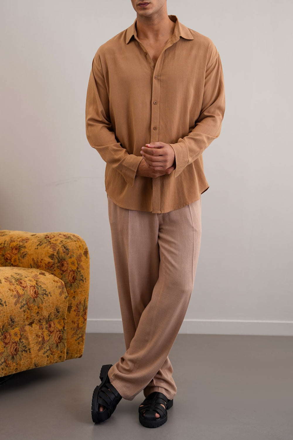 KHAKI OVERSIZED LINEN SHIRT