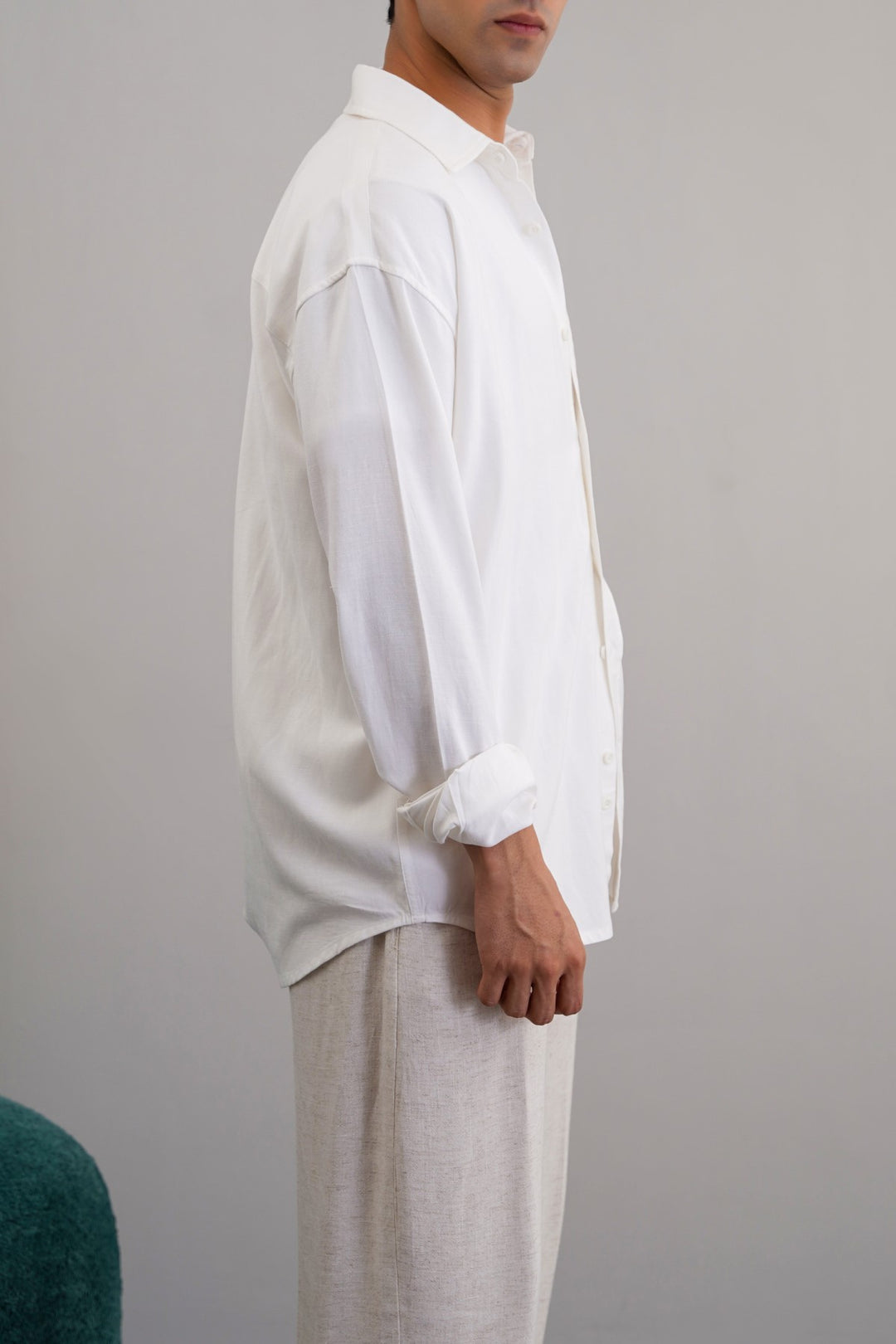 WHITE OVERSIZED LINEN SHIRT