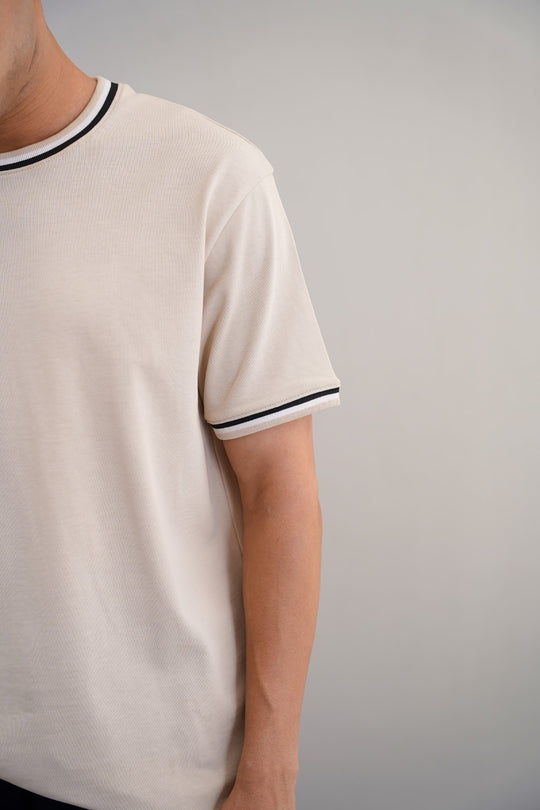 BEIGE TIPPED ACCENT TEE