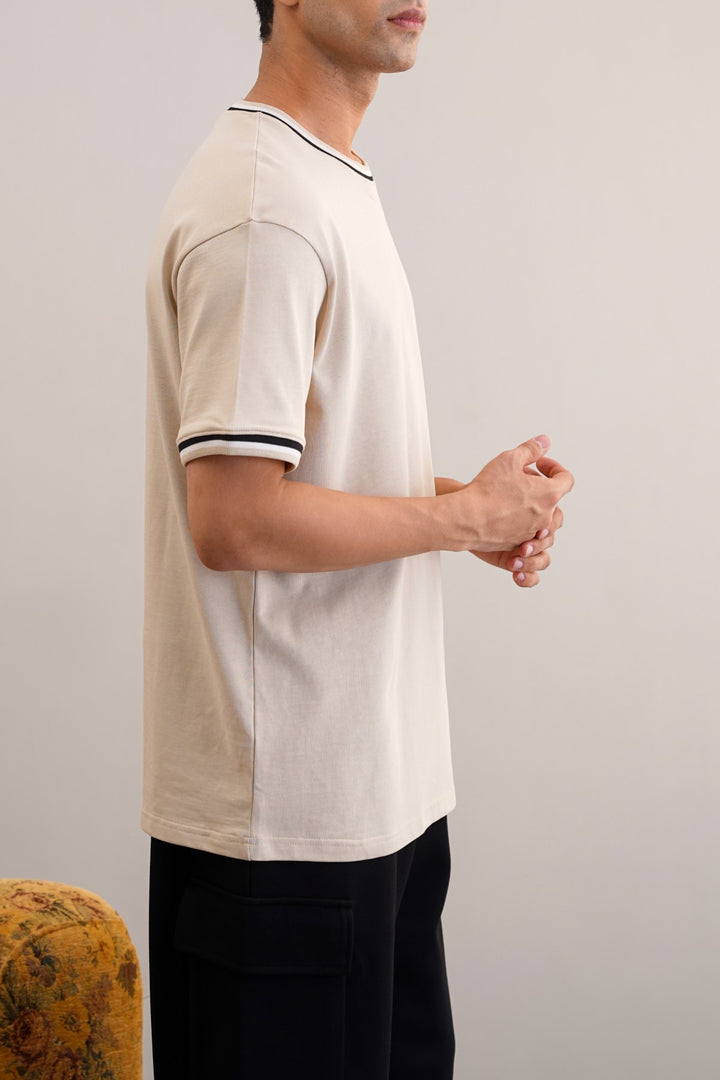 BEIGE TIPPED ACCENT TEE