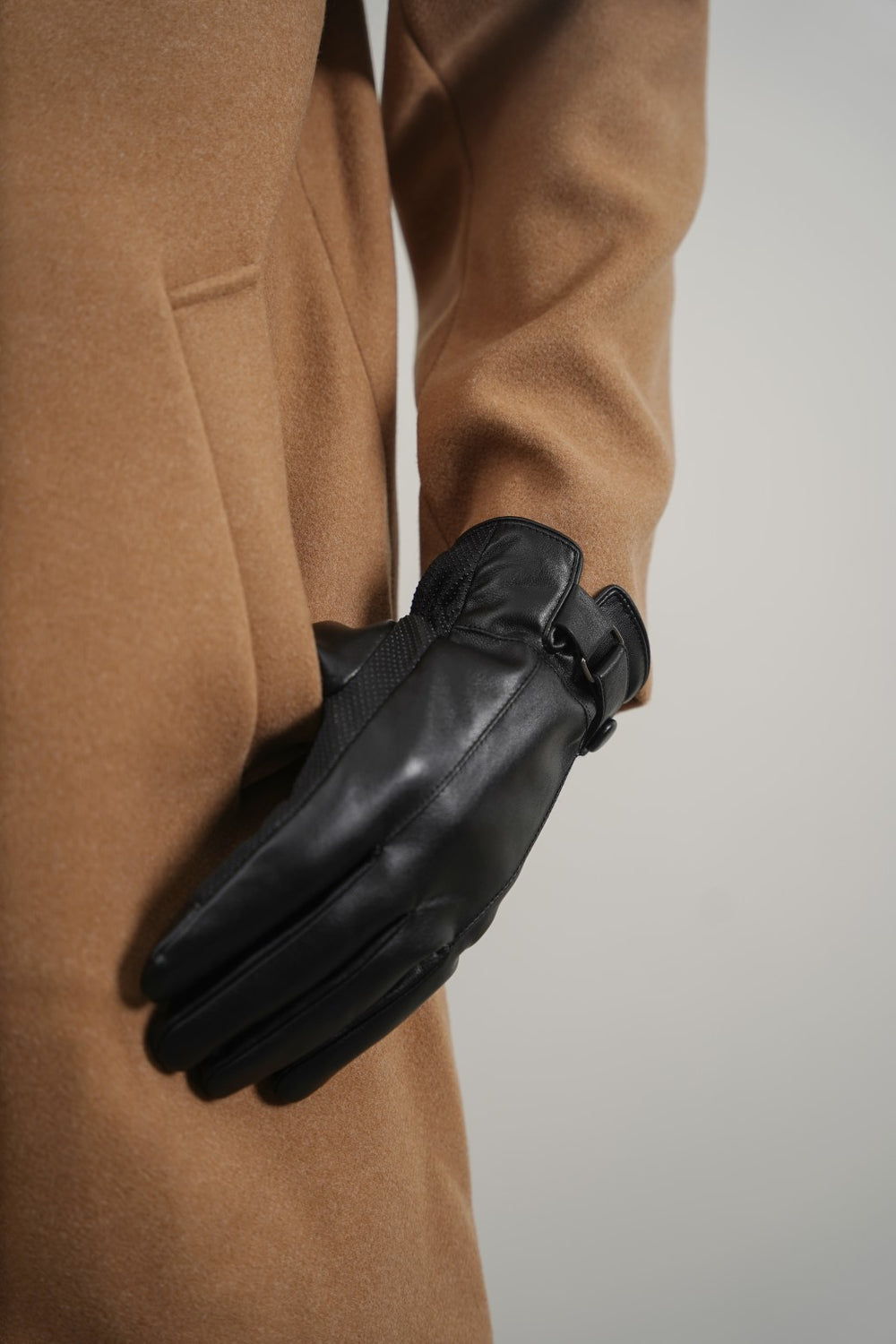 BLACK GLOVE FAUX LEATHER GLOVES