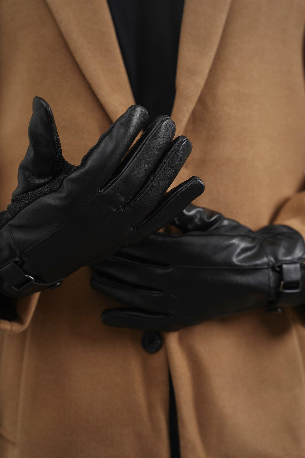 BLACK GLOVE FAUX LEATHER GLOVES