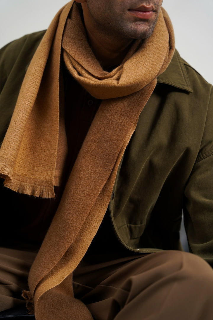 CAMEL PLUSH REVERSIBLE SCARF