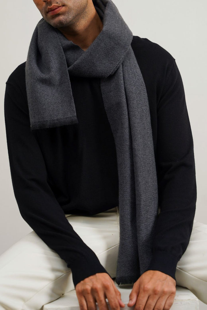 GREY LUXURY TEXTURED SCARF