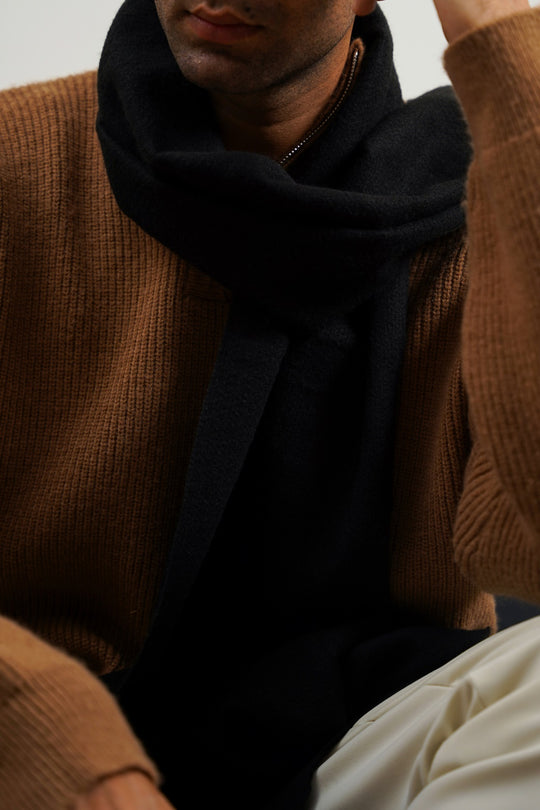 BLACK LUXURY SCARF