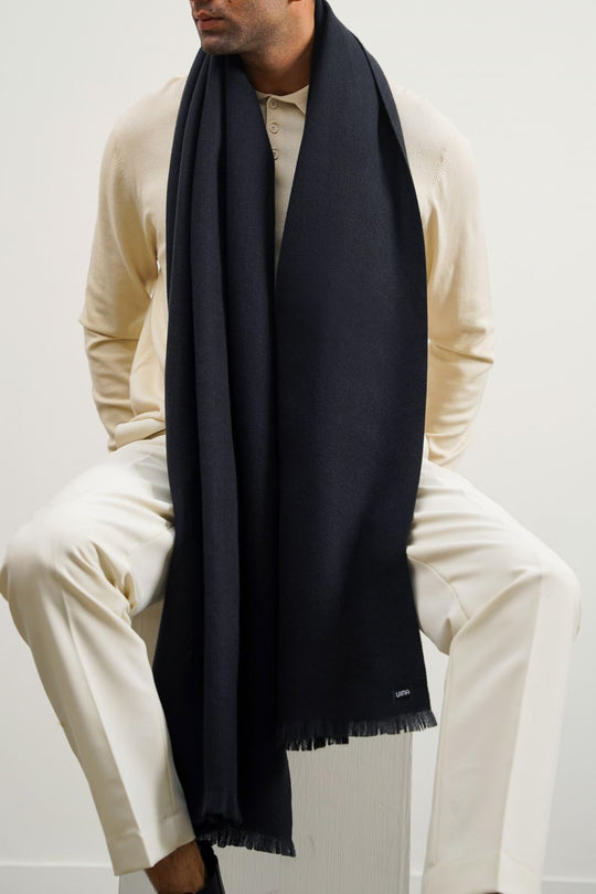 BLACK LUXURY SCARF