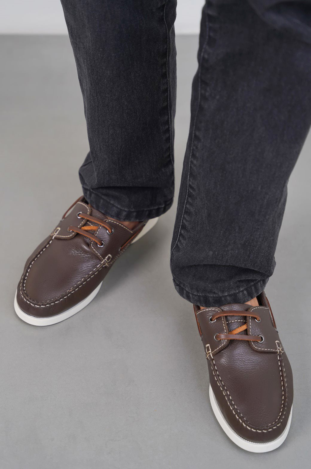 DARK BROWN CLASSIC BOAT SHOES