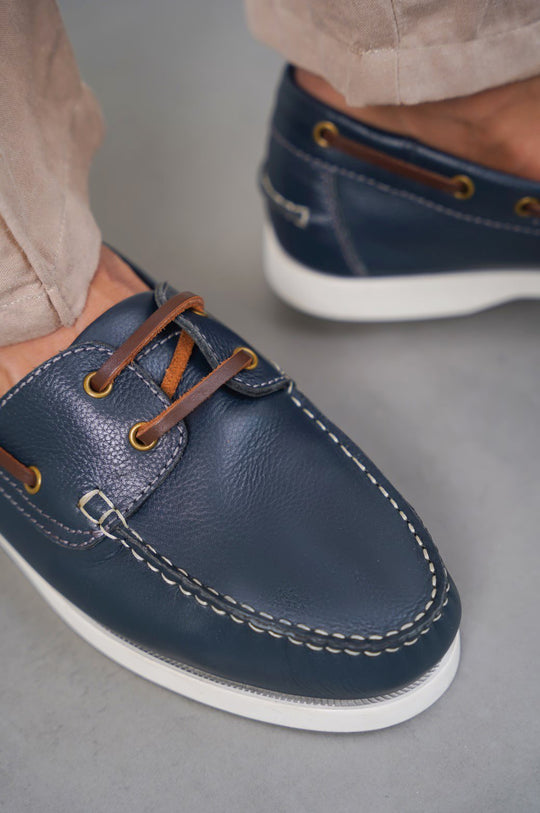 NAVY CLASSIC BOAT SHOES