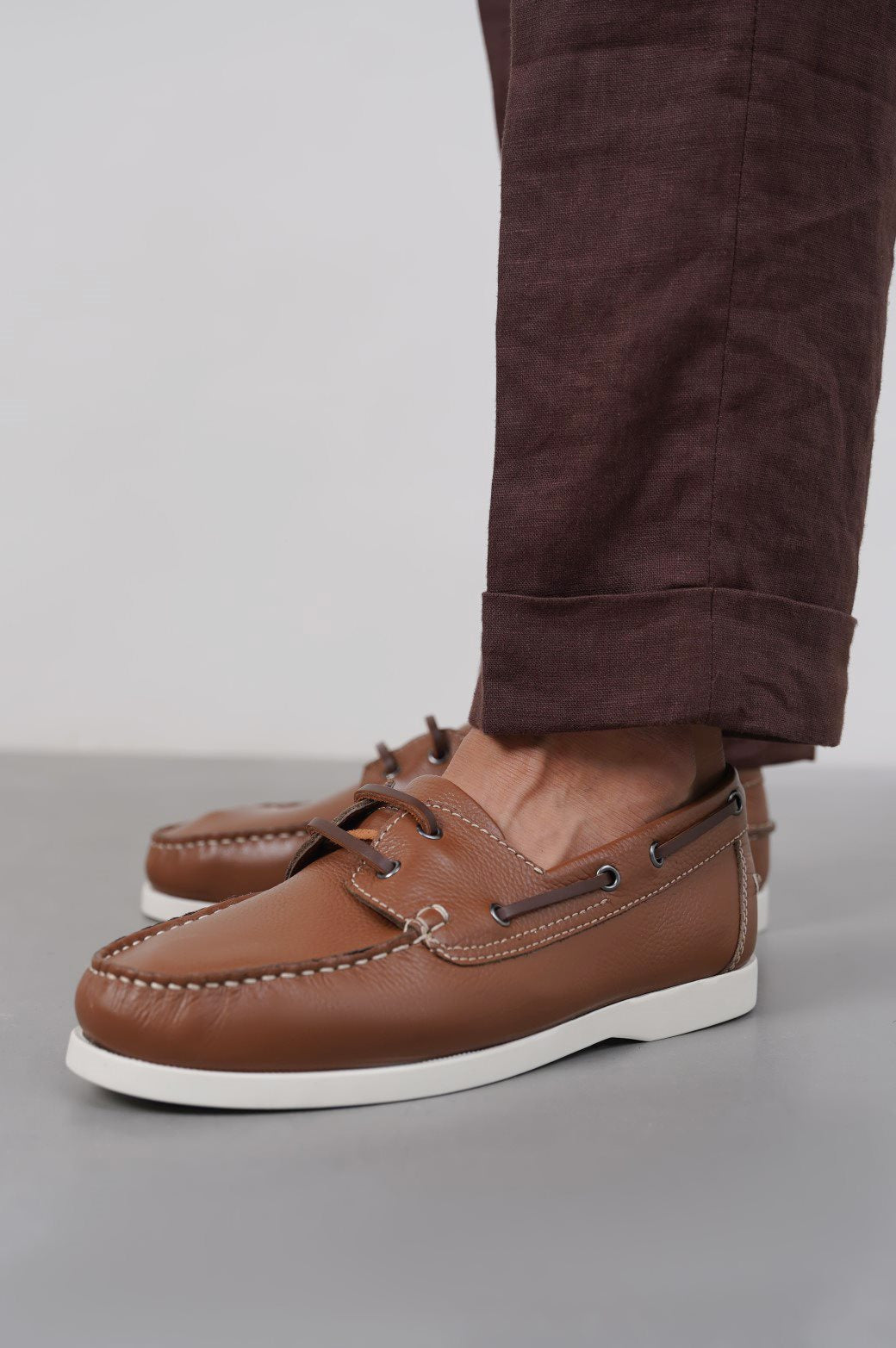 TAN CLASSIC BOAT SHOES
