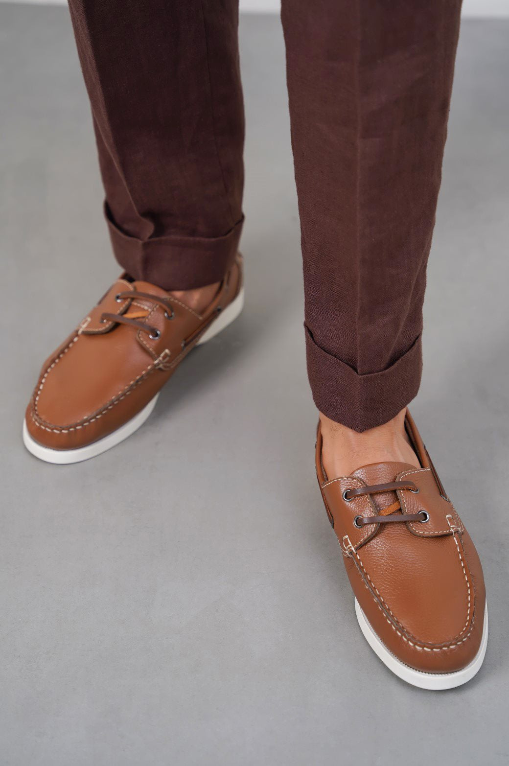 TAN CLASSIC BOAT SHOES