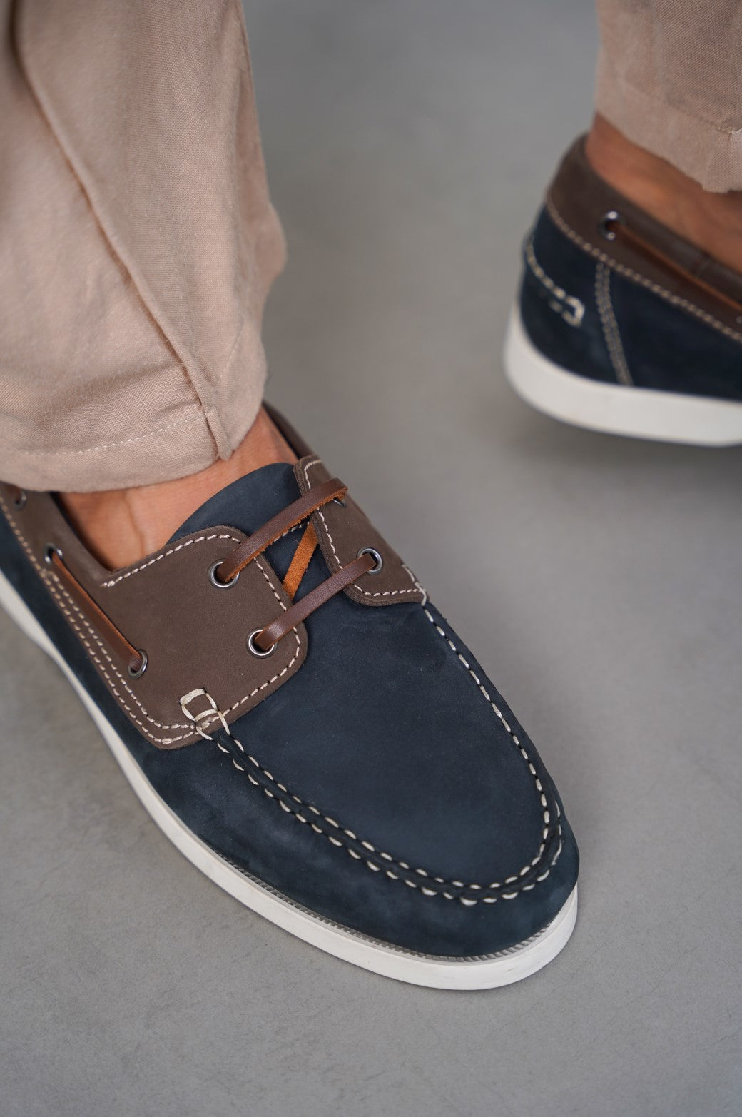 NAVY ESPRESSO CONTRAST LEATHER BOAT SHOES