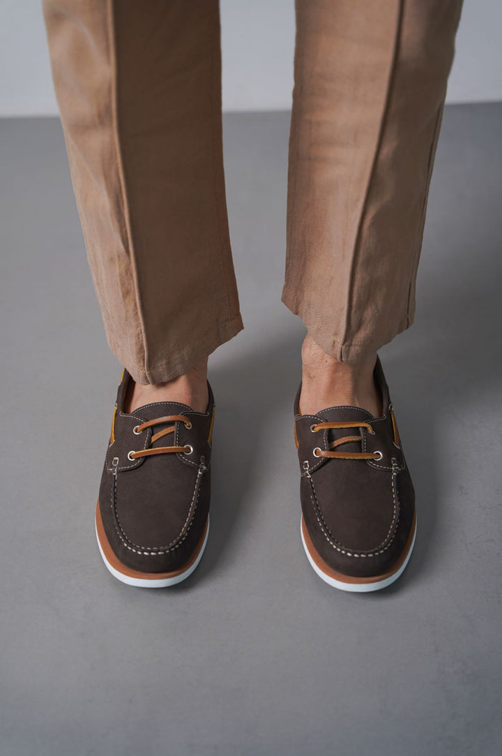 DARK BROWN TUMBLED LEATHER BOAT SHOES