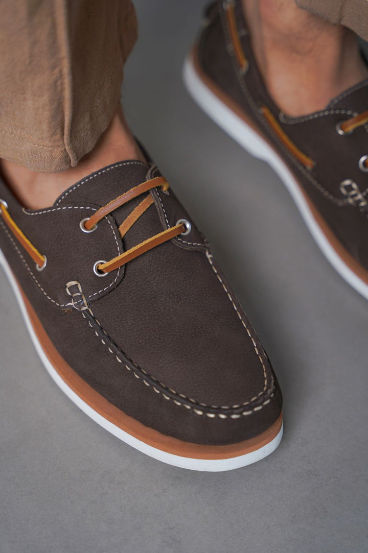 DARK BROWN TUMBLED LEATHER BOAT SHOES