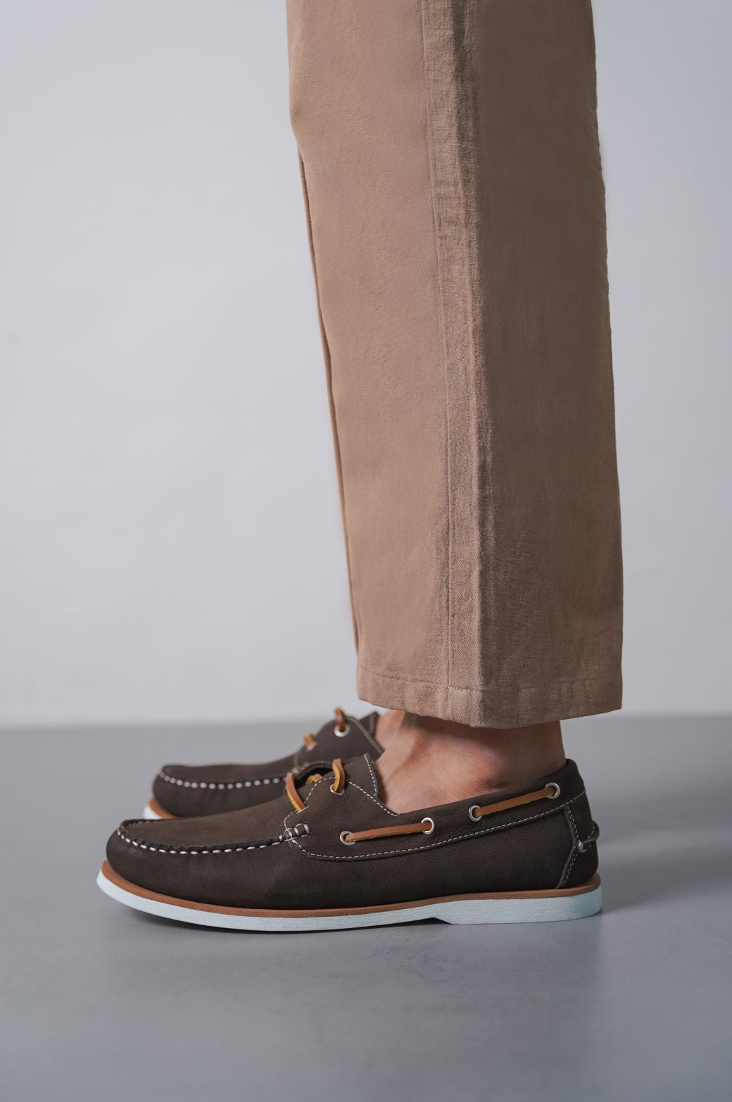 DARK BROWN TUMBLED LEATHER BOAT SHOES