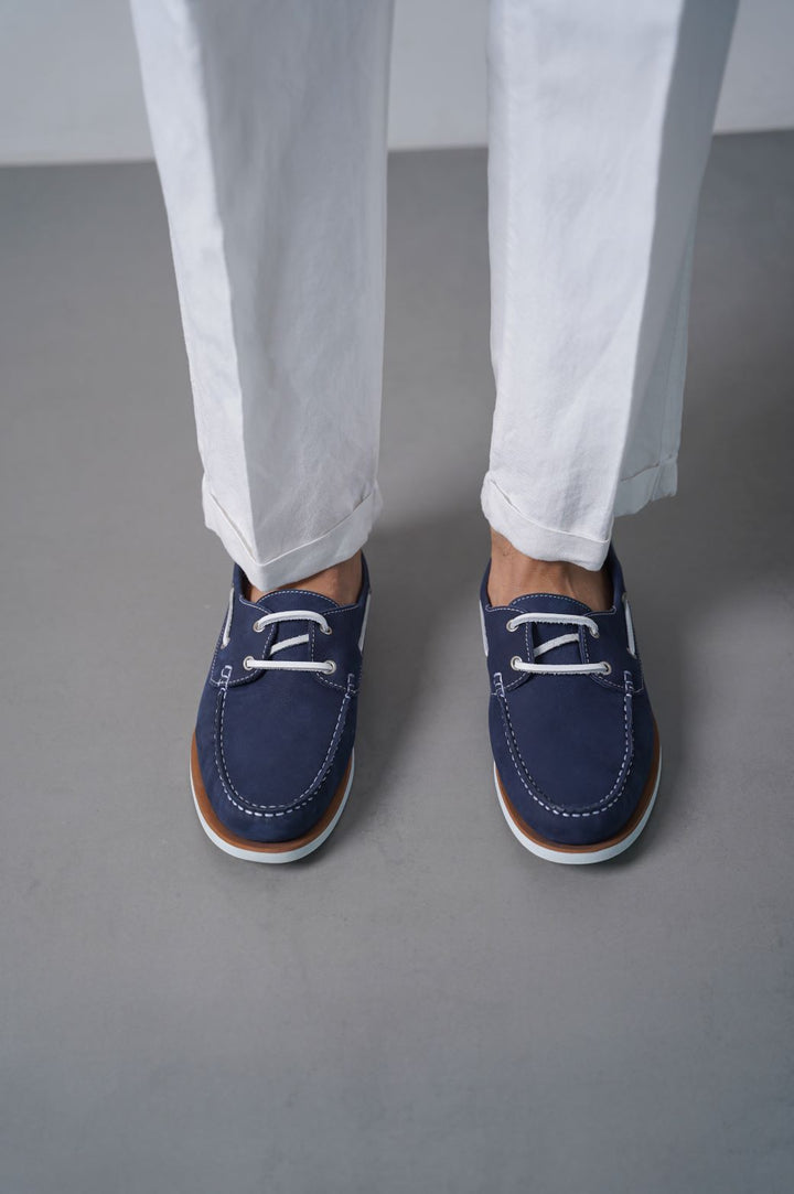 NAVY TUMBLED LEATHER BOAT SHOES