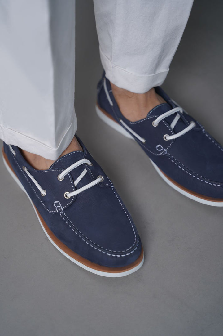 NAVY TUMBLED LEATHER BOAT SHOES