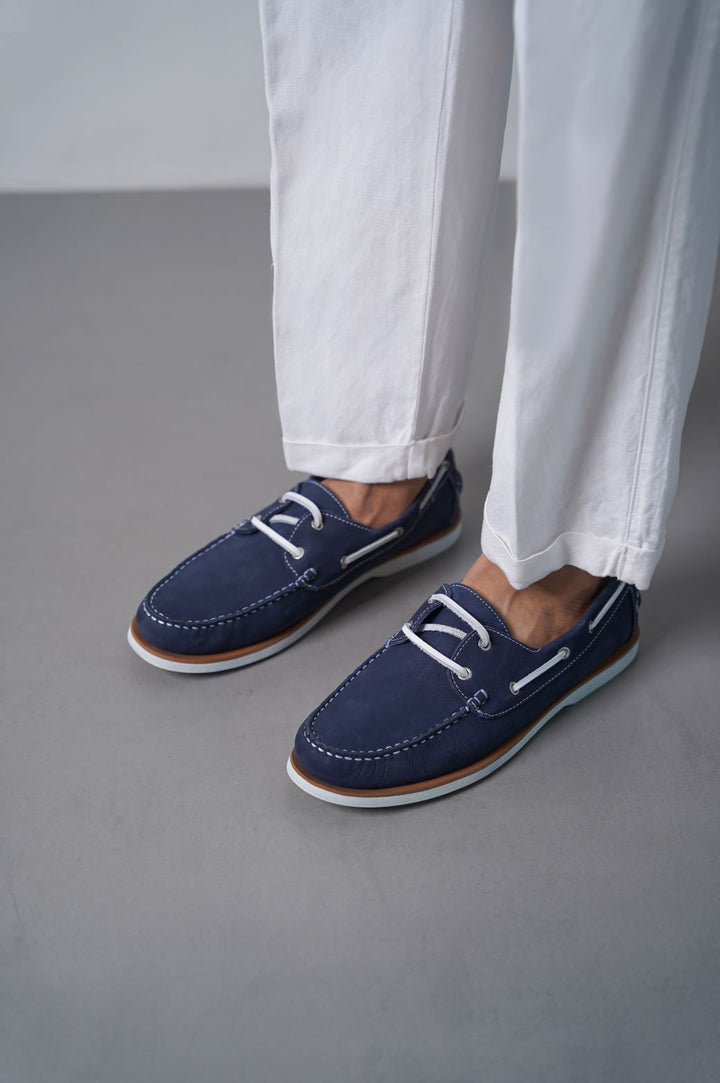 NAVY TUMBLED LEATHER BOAT SHOES