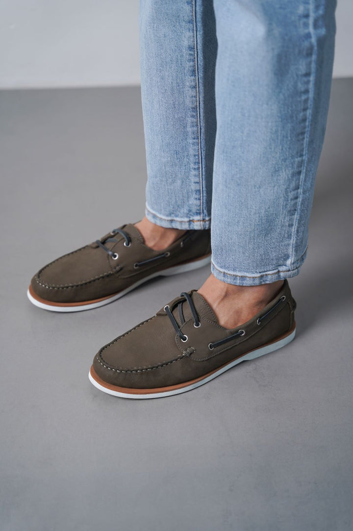 OLIVE BROWN TUMBLED LEATHER BOAT SHOES