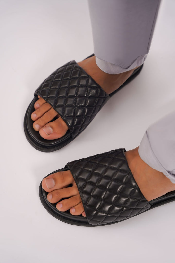 BLACK QUILTED LEATHER SLIDES