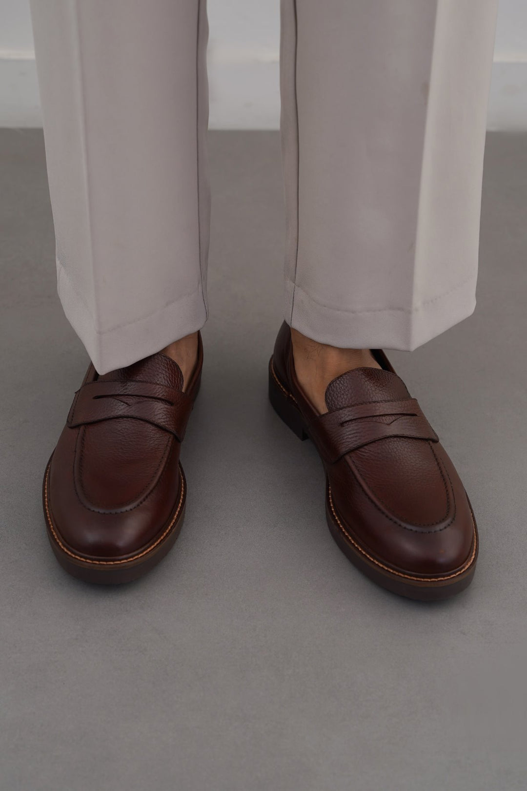 CLASSIC LEATHER LOAFERS