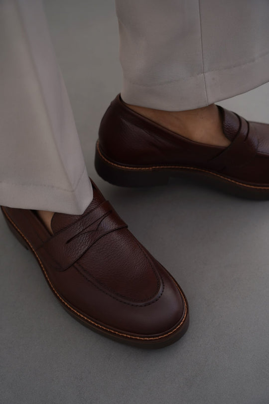 COGNAC CLASSIC LEATHER LOAFERS