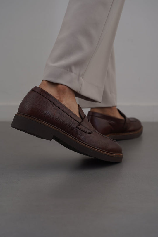 COGNAC CLASSIC LEATHER LOAFERS