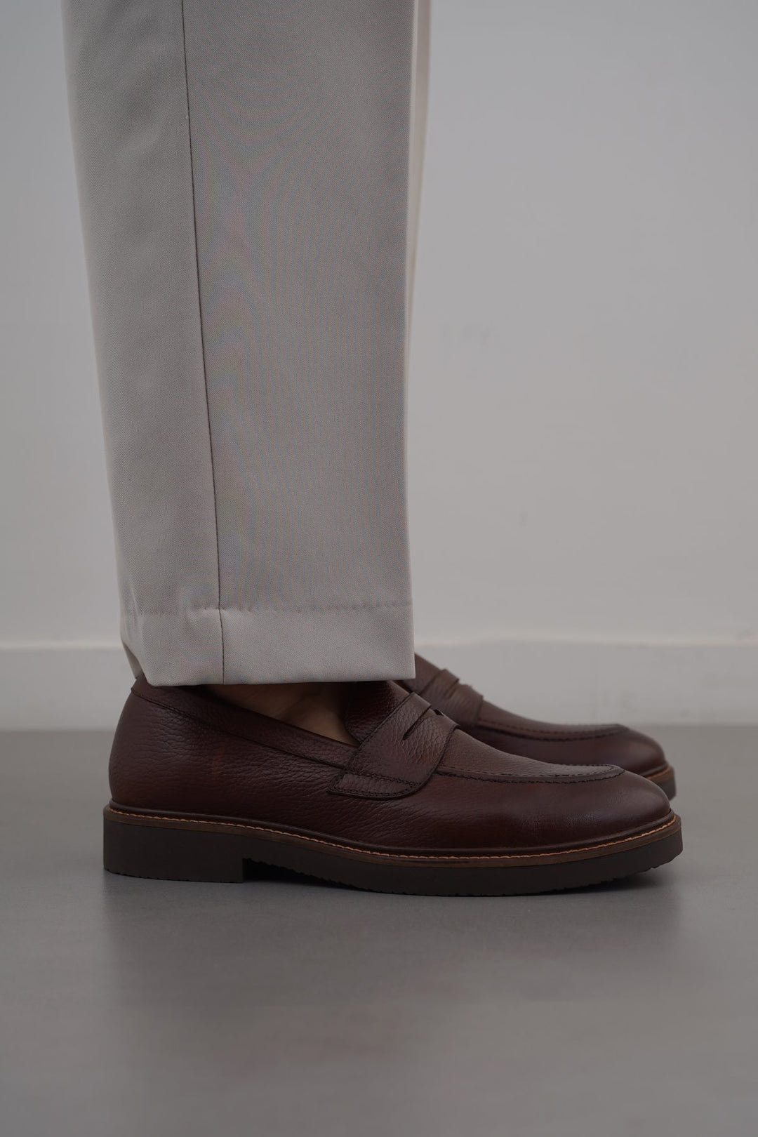 CLASSIC LEATHER LOAFERS