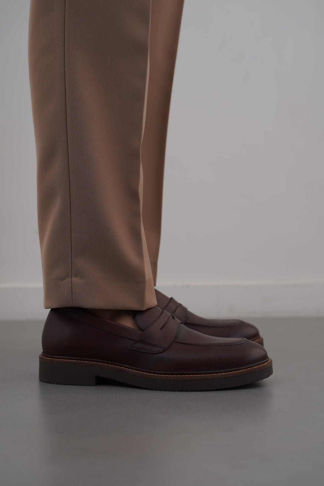 CLASSIC LEATHER LOAFERS