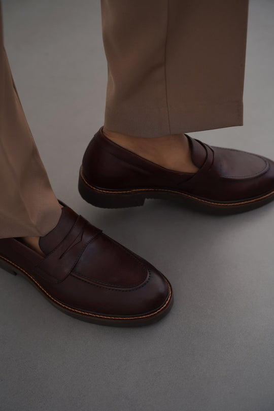 COFFEE CLASSIC LEATHER LOAFERS